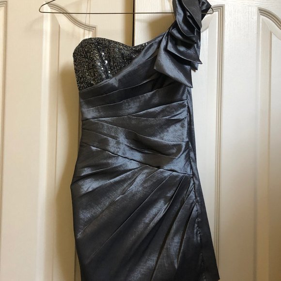 One shoulder silver and sequin dress - Picture 2 of 14